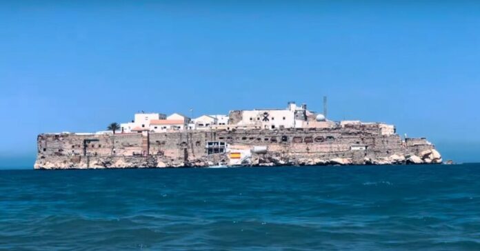 penon-alhucemas-torre-reloj-1068x559