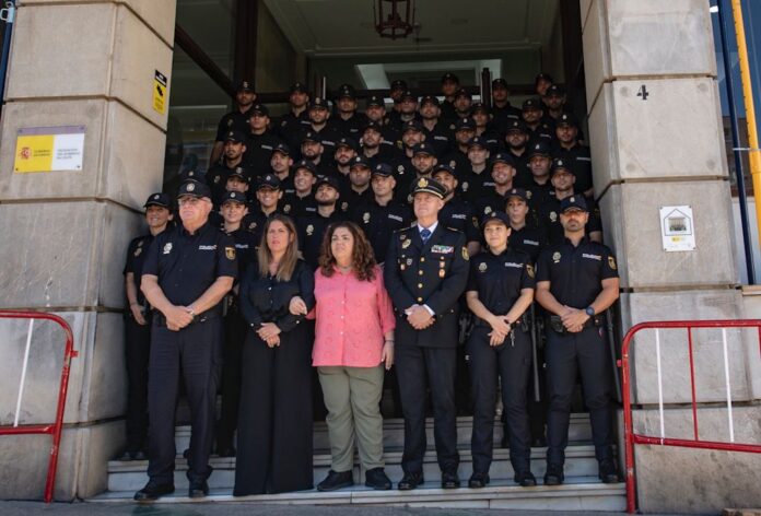 delegada y policias
