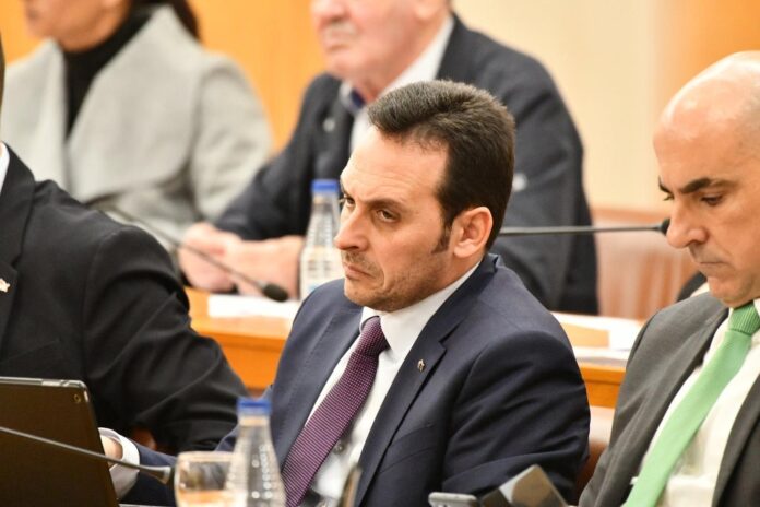 B6EC9F84-99B2-44D2-99B2-6D3C54BC7DD1