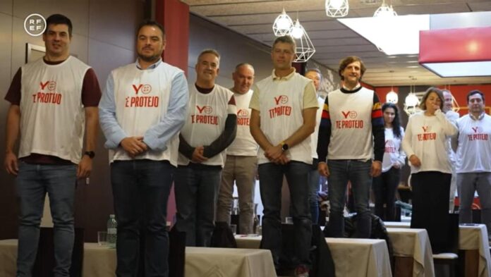 7D89DAA1-4D7C-4BF4-AD0E-B614E1979D5B