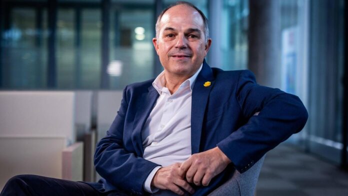 1eb6f05b-da4d-41b1-b681-0031f518c2b0_16-9-discover-aspect-ratio_default_0