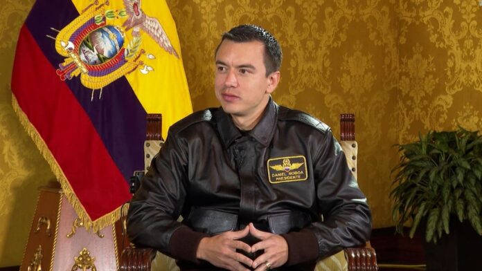 cnne-1611094-noboa-creo-que-la-prensa-glorifica-demasiado-a-fito