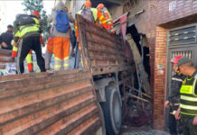 Tragedia en Castillejos: un camión sin frenos provoca un brutal accidente este mediodía con tres fallecidos y más de una decena de heridos